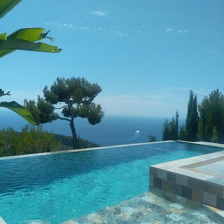 Eze - Appartement Dans Bas De Villa Avec Piscine Pres De Monaco Экстерьер фото