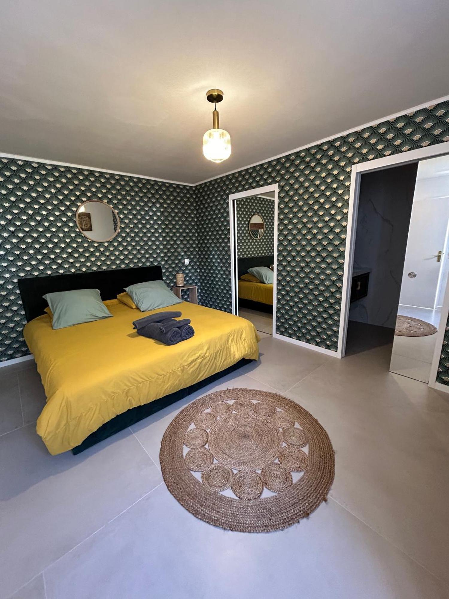 Eze - Appartement Dans Bas De Villa Avec Piscine Pres De Monaco Экстерьер фото